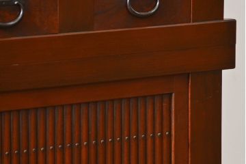 アンティーク家具　アンティーク 丸桟仕上げの上質な六尺近江水屋箪笥