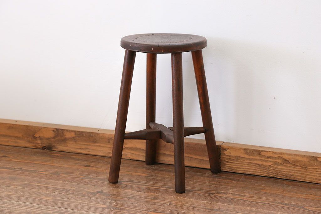 アンティーク家具　アンティーク 古い木の味わい深いスツール(丸椅子、丸イス)