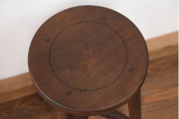 アンティーク家具　アンティーク 古い木の味わい深いスツール(丸椅子、丸イス)