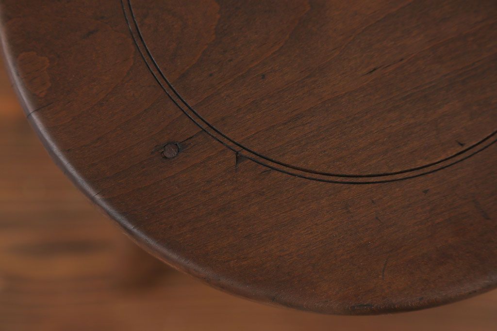 アンティーク家具　アンティーク 古い木の味わい深いスツール(丸椅子、丸イス)