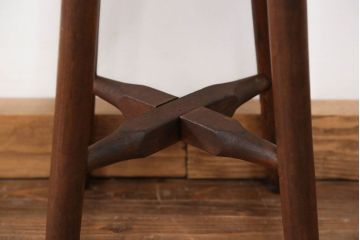 アンティーク家具　アンティーク 古い木の味わい深いスツール(丸椅子、丸イス)