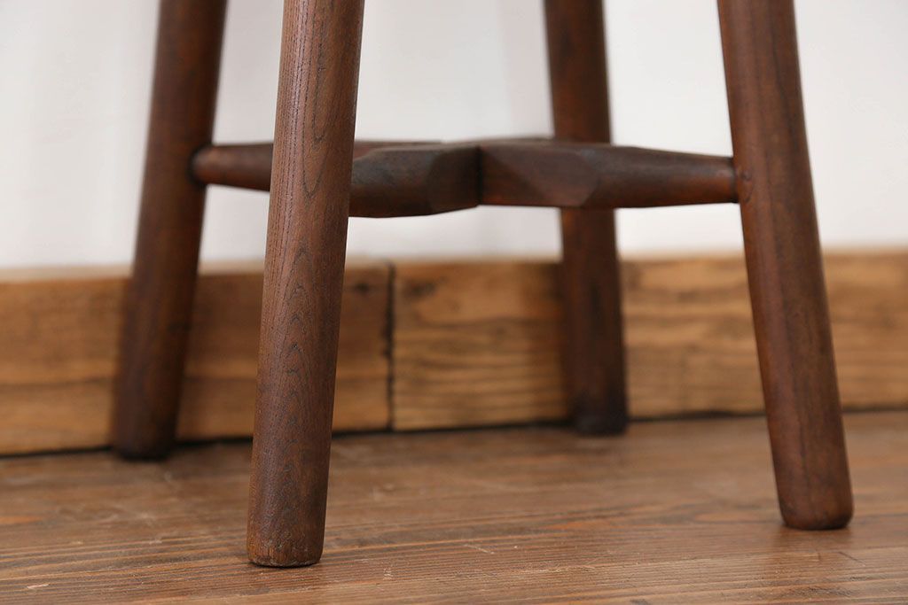 アンティーク家具　アンティーク 古い木の味わい深いスツール(丸椅子、丸イス)