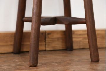 アンティーク家具　アンティーク 古い木の味わい深いスツール(丸椅子、丸イス)