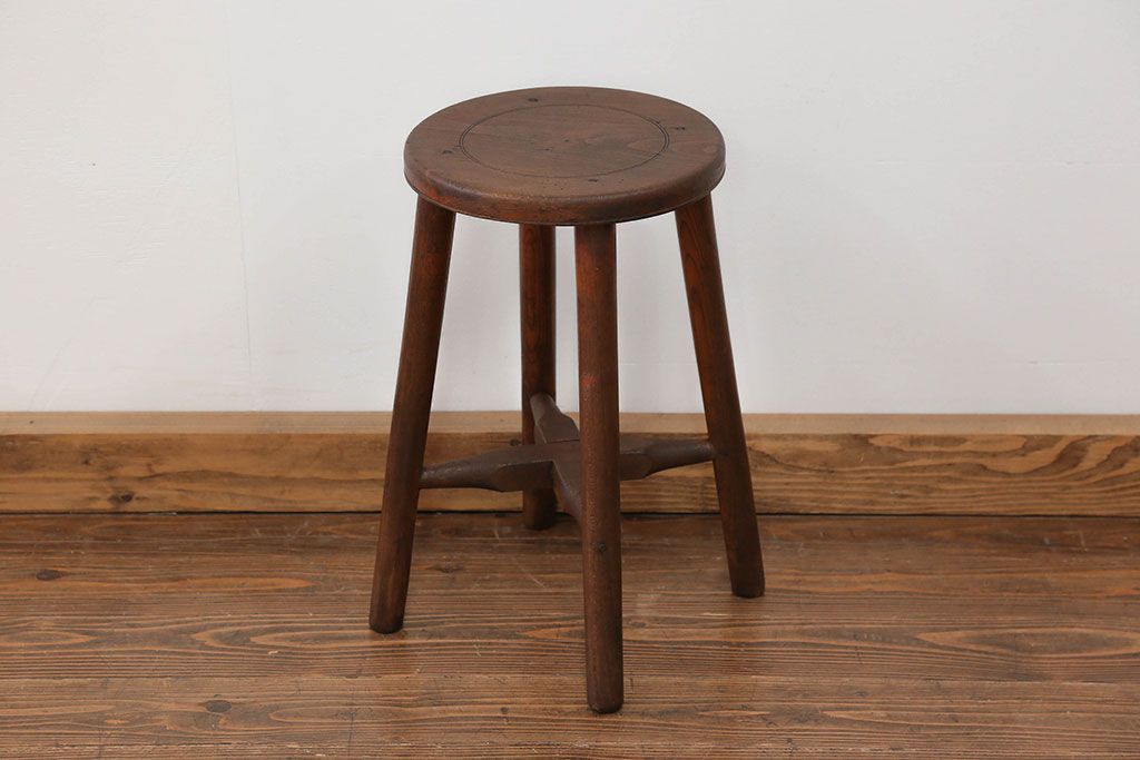 アンティーク家具　アンティーク 古い木の味わい深いスツール(丸椅子、丸イス)