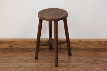 アンティーク家具　アンティーク 古い木の味わい深いスツール(丸椅子、丸イス)