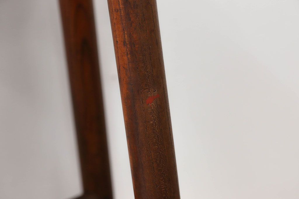 アンティーク家具　アンティーク 古い木の味わい深いスツール(丸椅子、丸イス)