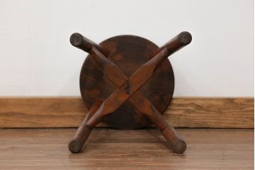 アンティーク家具　アンティーク 古い木の味わい深いスツール(丸椅子、丸イス)