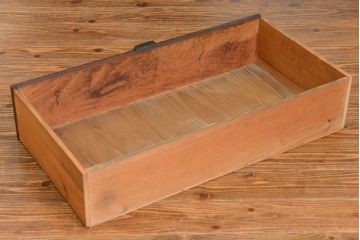 アンティーク家具　アンティーク 使い込まれた収納箪笥サイドボード　(水屋箪笥、キャビネット、チェスト)