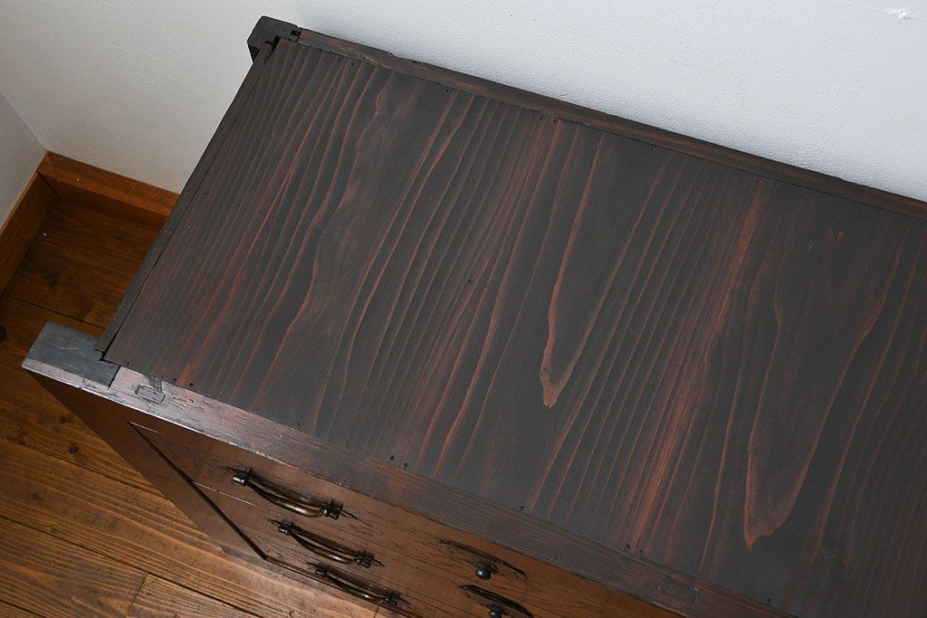 アンティーク家具　アンティーク 使い込まれた収納箪笥サイドボード　(水屋箪笥、キャビネット、チェスト)