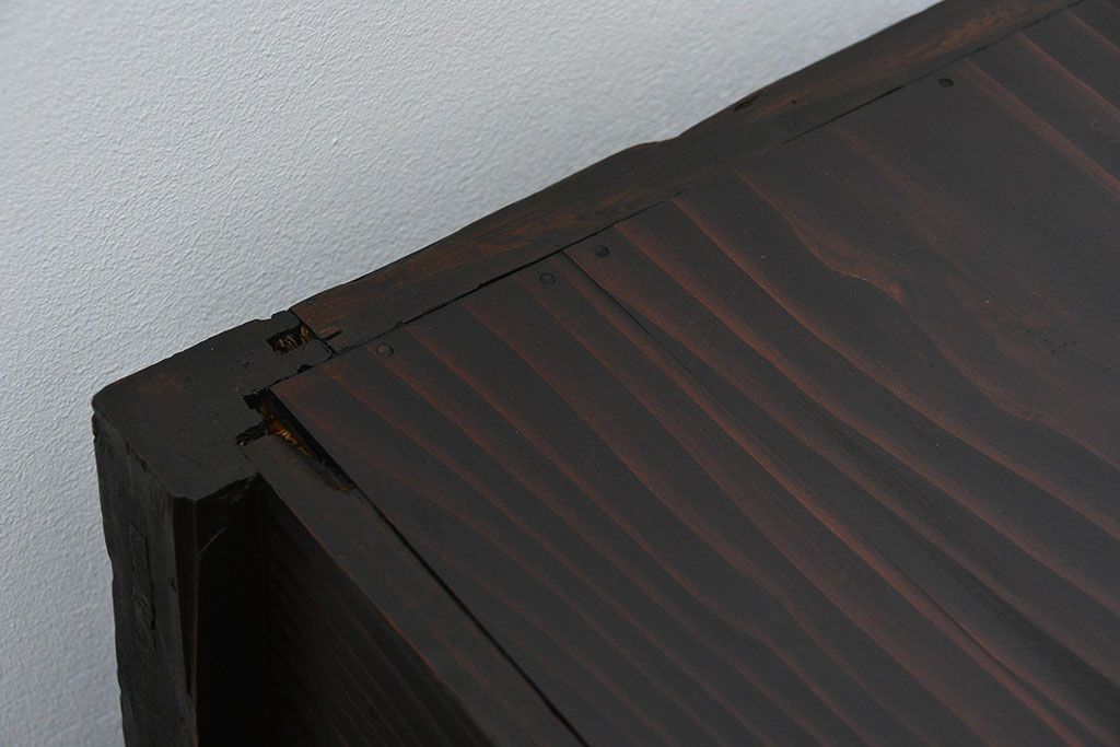 アンティーク家具　アンティーク 使い込まれた収納箪笥サイドボード　(水屋箪笥、キャビネット、チェスト)