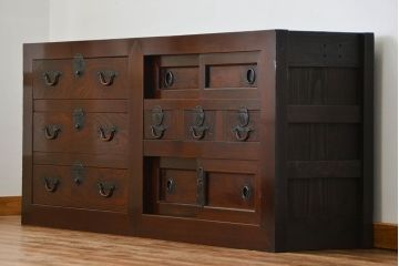 アンティーク家具　アンティーク 使い込まれた収納箪笥サイドボード　(水屋箪笥、キャビネット、チェスト)