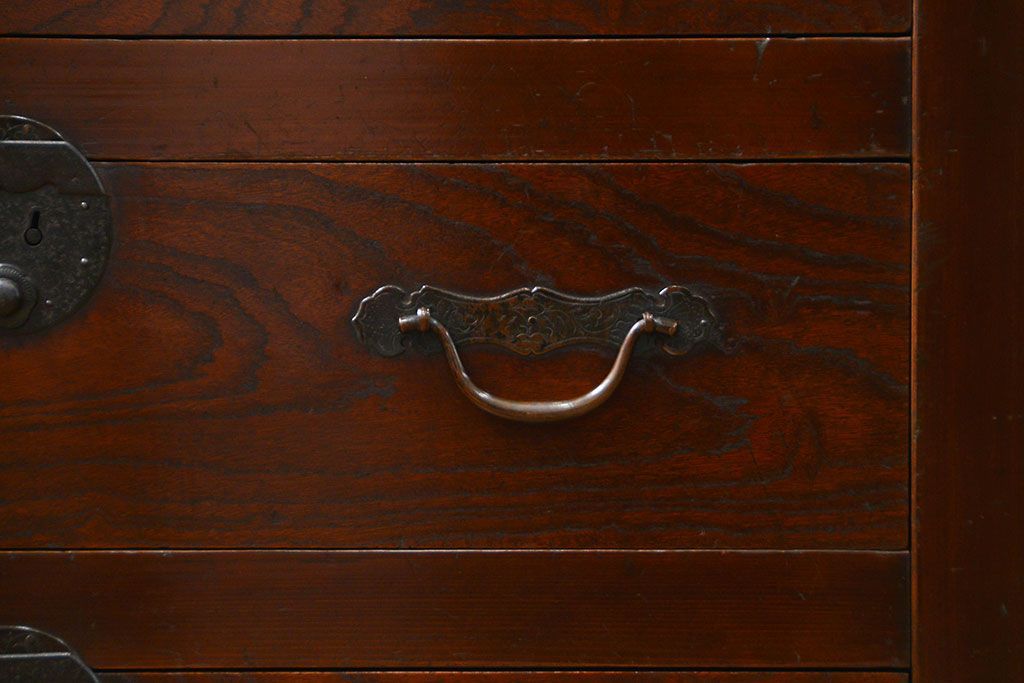 アンティーク家具　アンティーク 使い込まれた収納箪笥サイドボード　(水屋箪笥、キャビネット、チェスト)