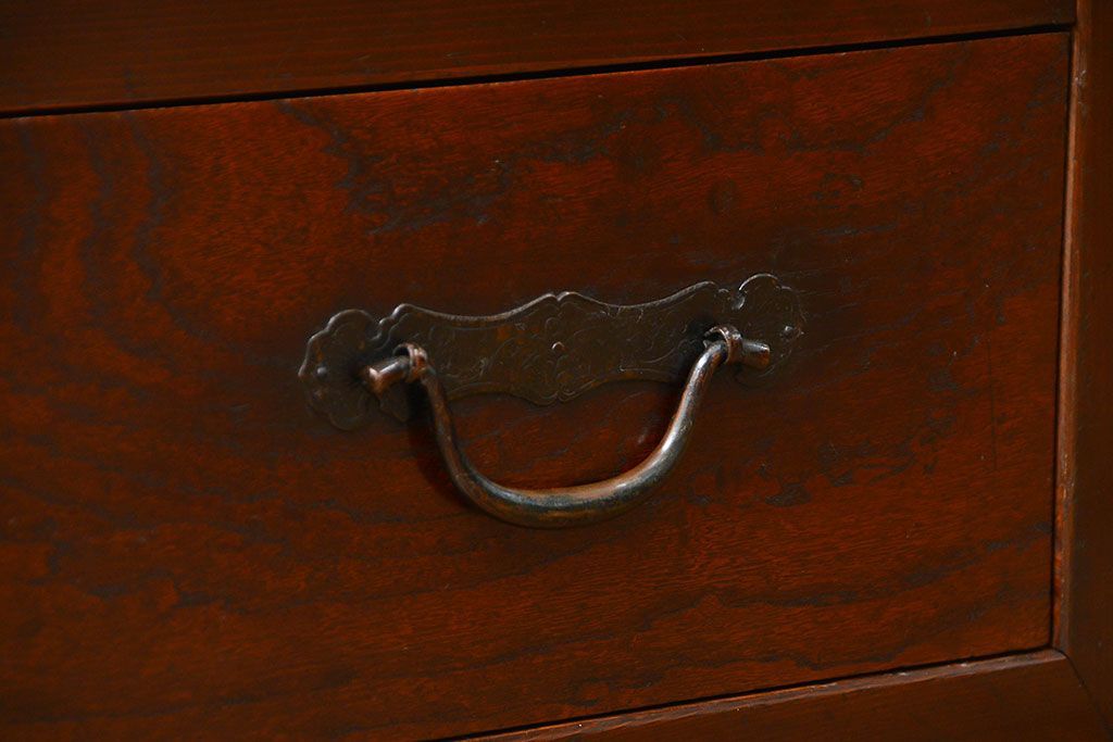 アンティーク家具　アンティーク 使い込まれた収納箪笥サイドボード　(水屋箪笥、キャビネット、チェスト)