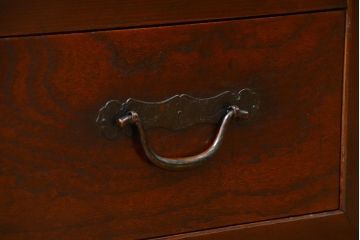 アンティーク家具　アンティーク 使い込まれた収納箪笥サイドボード　(水屋箪笥、キャビネット、チェスト)