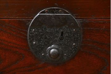 アンティーク家具　アンティーク 使い込まれた収納箪笥サイドボード　(水屋箪笥、キャビネット、チェスト)