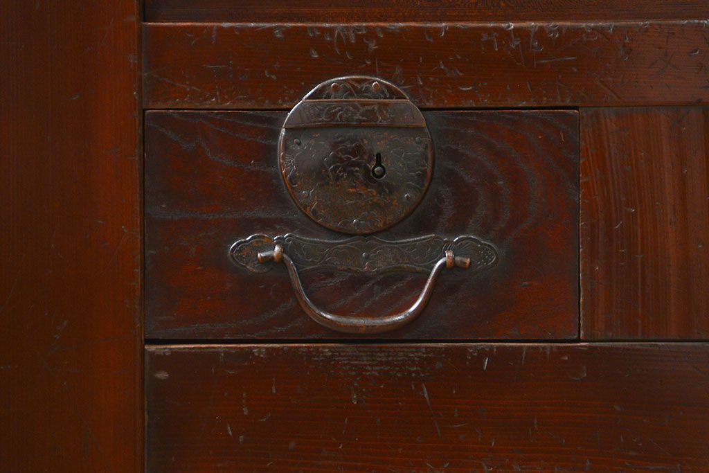 アンティーク家具　アンティーク 使い込まれた収納箪笥サイドボード　(水屋箪笥、キャビネット、チェスト)