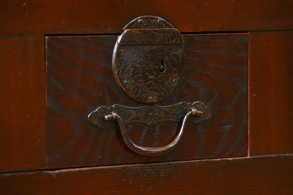 アンティーク家具　アンティーク 使い込まれた収納箪笥サイドボード　(水屋箪笥、キャビネット、チェスト)