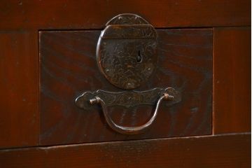 アンティーク家具　アンティーク 使い込まれた収納箪笥サイドボード　(水屋箪笥、キャビネット、チェスト)