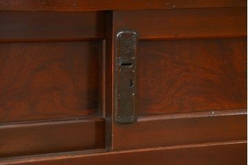 アンティーク家具　アンティーク 使い込まれた収納箪笥サイドボード　(水屋箪笥、キャビネット、チェスト)