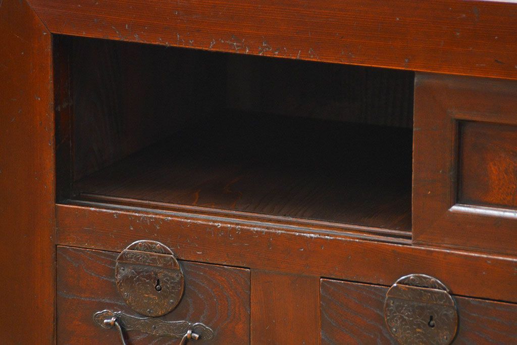 アンティーク家具　アンティーク 使い込まれた収納箪笥サイドボード　(水屋箪笥、キャビネット、チェスト)