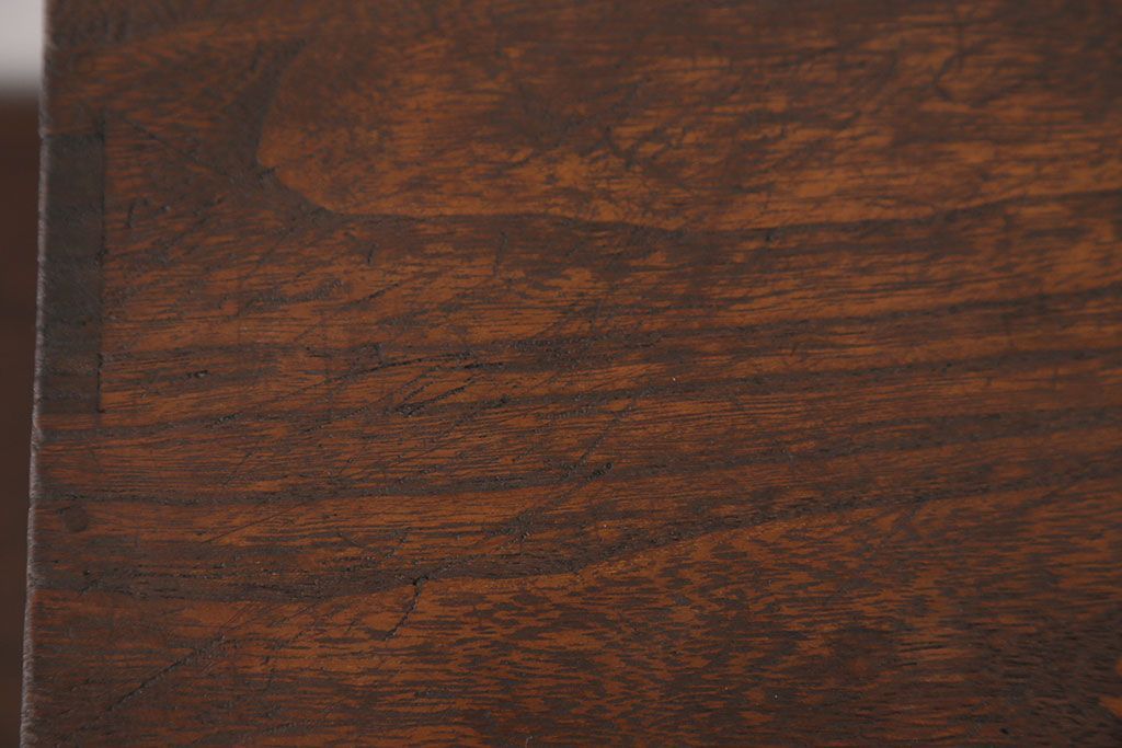 アンティーク家具　アンティーク 古い木の小さな3杯小引き出し