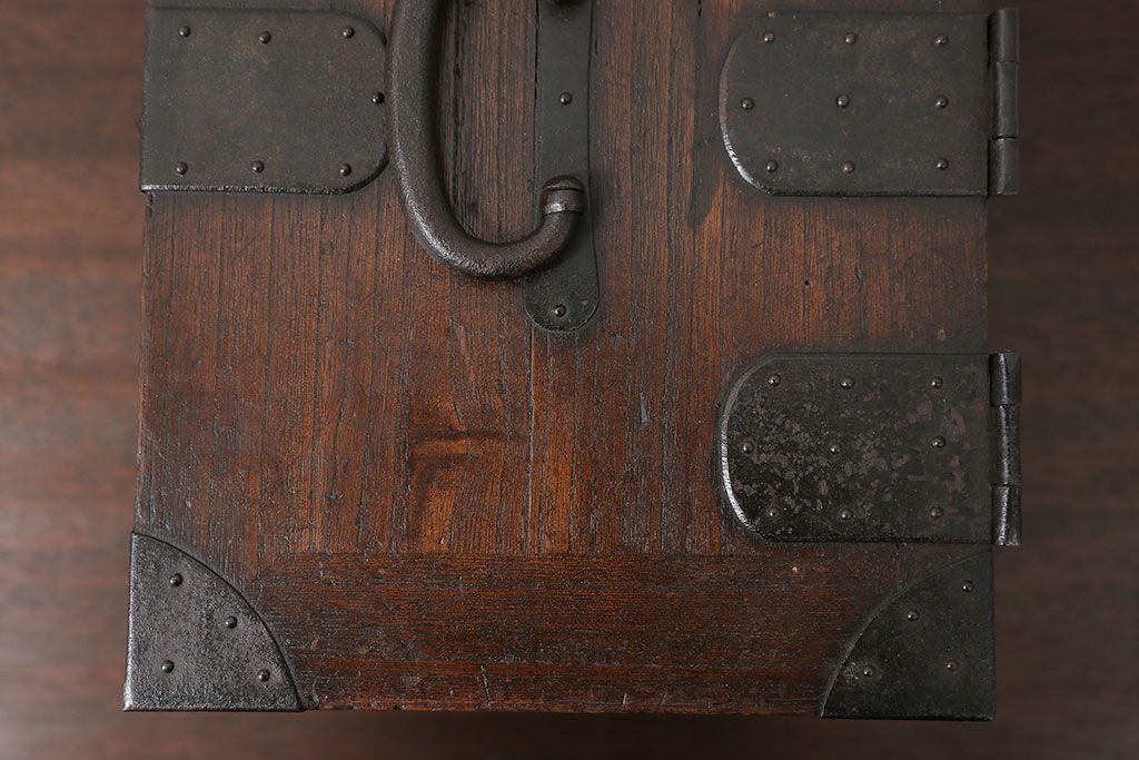 アンティーク雑貨　古民具・骨董 古い桐材の金具の立派な硯箱(小引き出し)