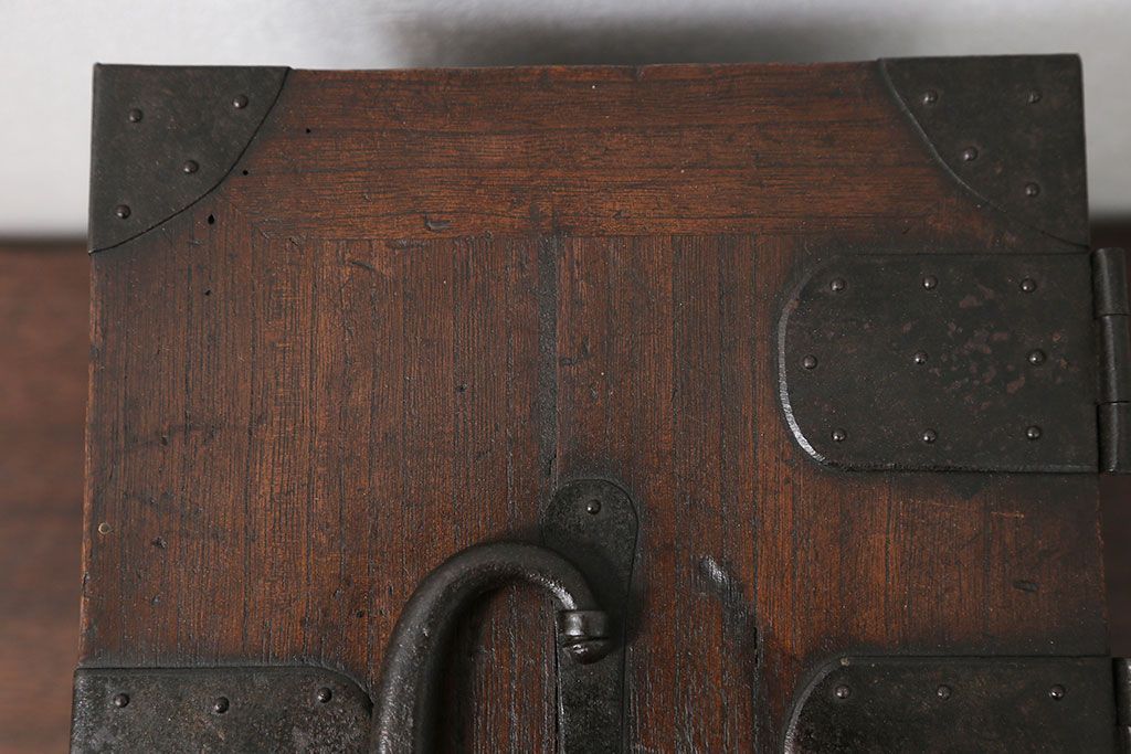 アンティーク雑貨　古民具・骨董 古い桐材の金具の立派な硯箱(小引き出し)