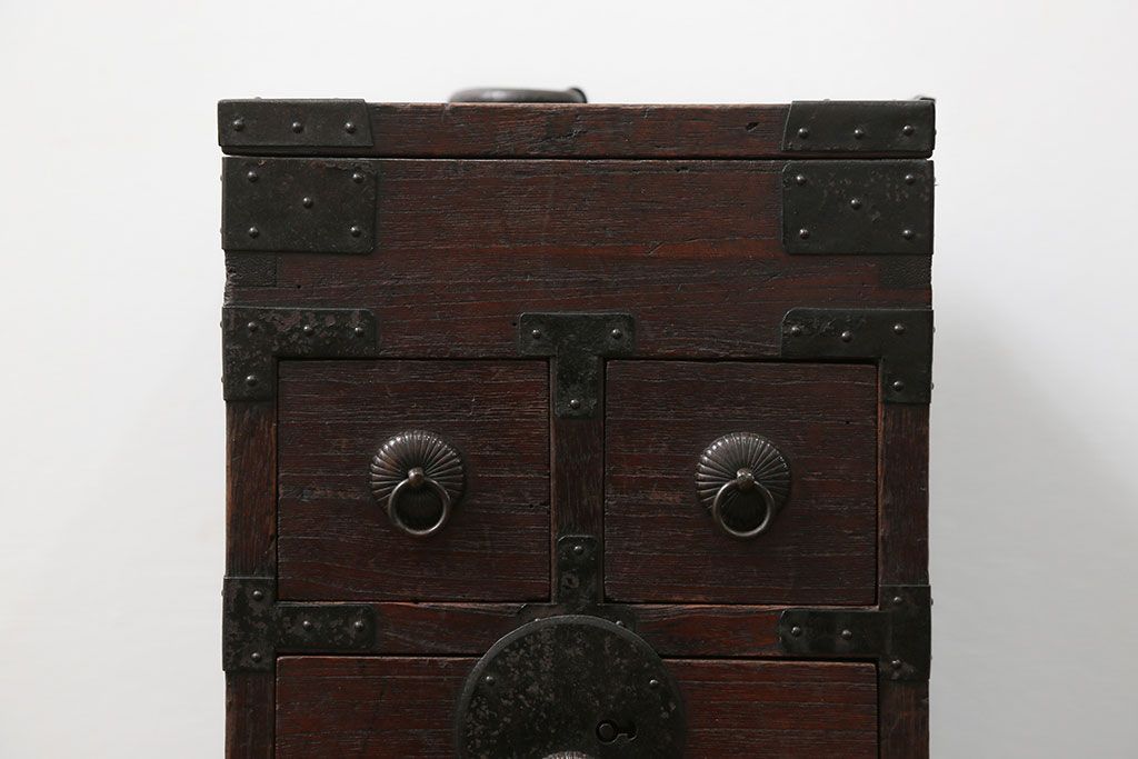 アンティーク雑貨　古民具・骨董 古い桐材の金具の立派な硯箱(小引き出し)