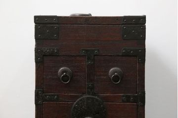 アンティーク雑貨　古民具・骨董 古い桐材の金具の立派な硯箱(小引き出し)