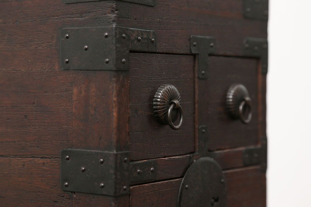 アンティーク雑貨　古民具・骨董 古い桐材の金具の立派な硯箱(小引き出し)