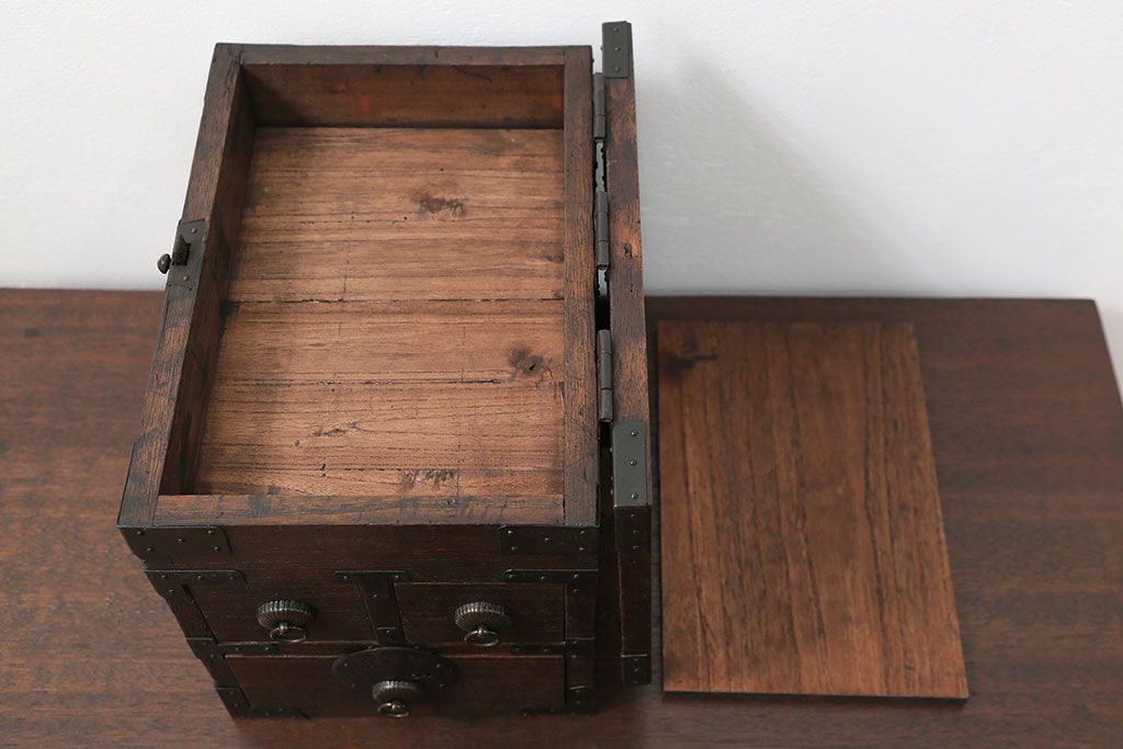 アンティーク雑貨　古民具・骨董 古い桐材の金具の立派な硯箱(小引き出し)