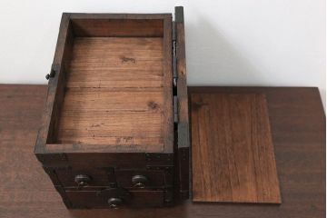 アンティーク雑貨　古民具・骨董 古い桐材の金具の立派な硯箱(小引き出し)