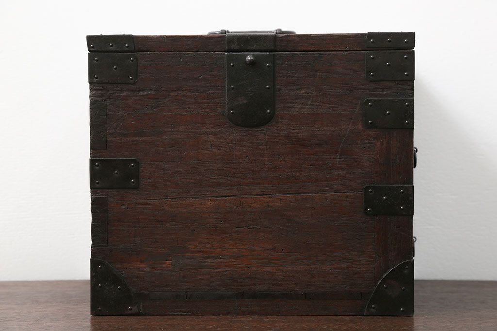 アンティーク雑貨　古民具・骨董 古い桐材の金具の立派な硯箱(小引き出し)