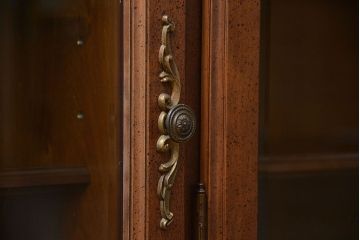 中古 コスガ製 アンティーク調 サイドボード(サイドキャビネット)