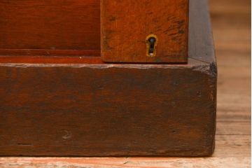 アンティーク家具　イギリスアンティーク マホガニー材!上質な作りの12杯引き出し(ドロワー、書類ケース)