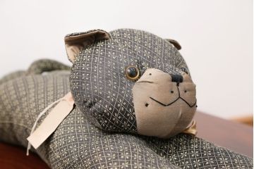 アンティーク雑貨　イギリスアンティーク 猫のかわいいぬいぐるみ