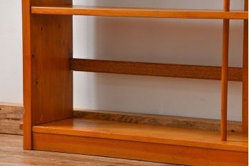 アンティーク家具　アンティーク 古い木の大振りな楔(くさび)式 薄型本棚(飾り棚)