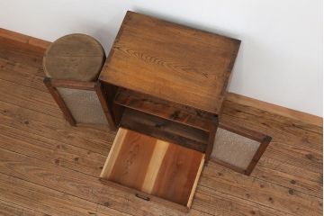 アンティーク家具　アンティーク 古い栓材の小さなダイヤガラス本箱(1) (収納棚)