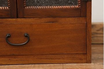 アンティーク家具　アンティーク 古い栓材の小さなダイヤガラス本箱(1) (収納棚)