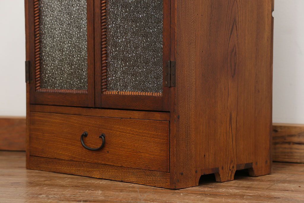 アンティーク家具　アンティーク 古い栓材の小さなダイヤガラス本箱(2) (収納棚)