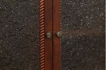 アンティーク家具　アンティーク 古い栓材の小さなダイヤガラス本箱(2) (収納棚)