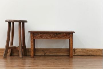 アンティーク雑貨　古民具・骨董 古い欅材のコブのデザインが素晴らしい 小さな机(テーブル)