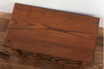 アンティーク雑貨　古民具・骨董 古い欅材のコブのデザインが素晴らしい 小さな机(テーブル)