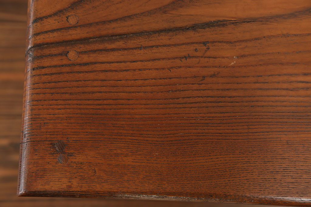 アンティーク雑貨　古民具・骨董 古い欅材のコブのデザインが素晴らしい 小さな机(テーブル)