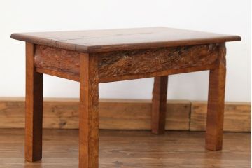 アンティーク雑貨　古民具・骨董 古い欅材のコブのデザインが素晴らしい 小さな机(テーブル)
