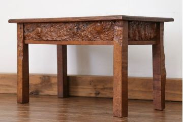 アンティーク雑貨　古民具・骨董 古い欅材のコブのデザインが素晴らしい 小さな机(テーブル)