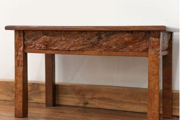 アンティーク雑貨　古民具・骨董 古い欅材のコブのデザインが素晴らしい 小さな机(テーブル)
