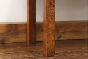 アンティーク雑貨　古民具・骨董 古い欅材のコブのデザインが素晴らしい 小さな机(テーブル)