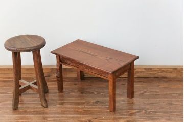 アンティーク雑貨　古民具・骨董 古い欅材のコブのデザインが素晴らしい 小さな机(テーブル)