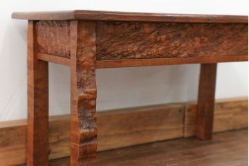 アンティーク雑貨　古民具・骨董 古い欅材のコブのデザインが素晴らしい 小さな机(テーブル)
